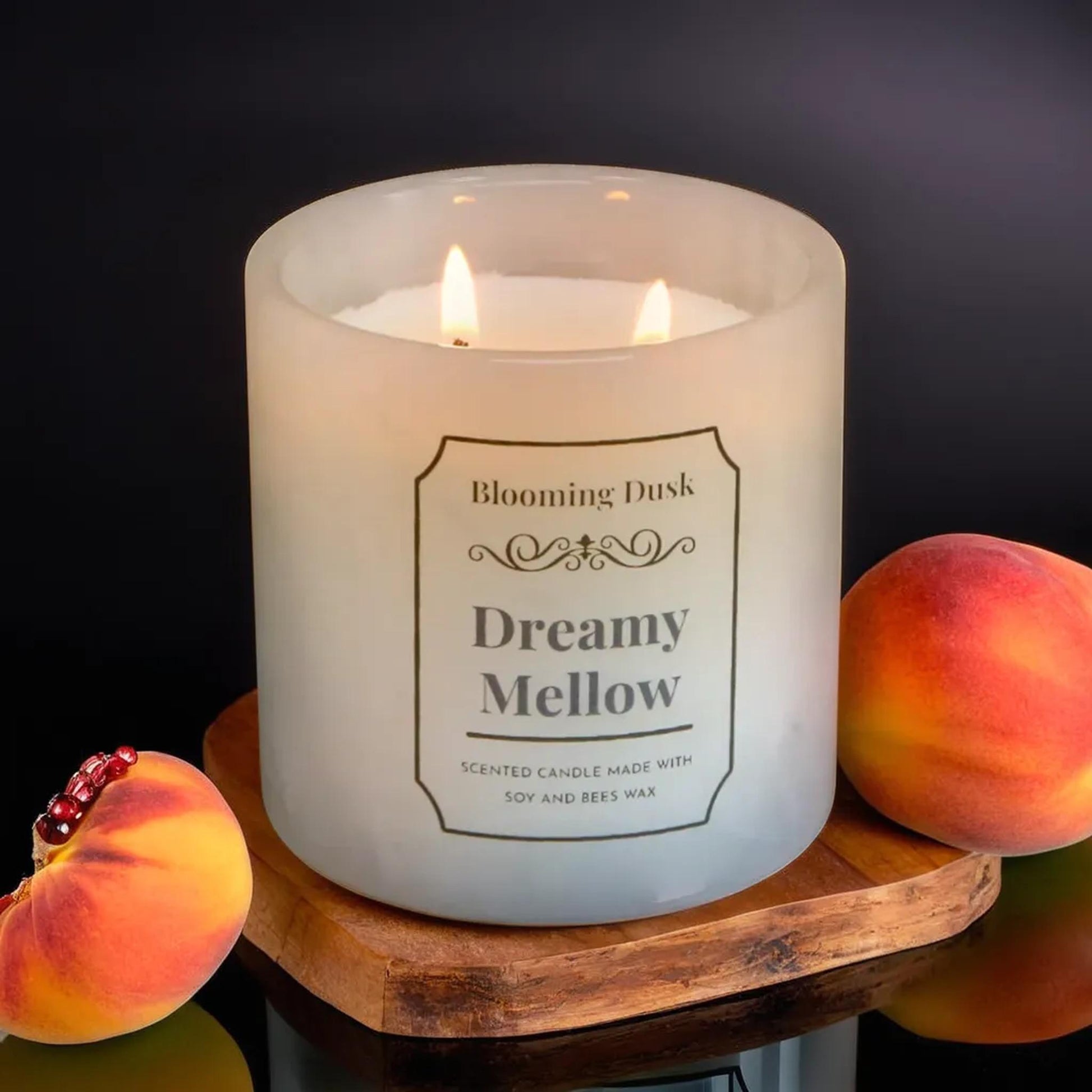 Blooming Dusk's Dreamy Mellow scented candle