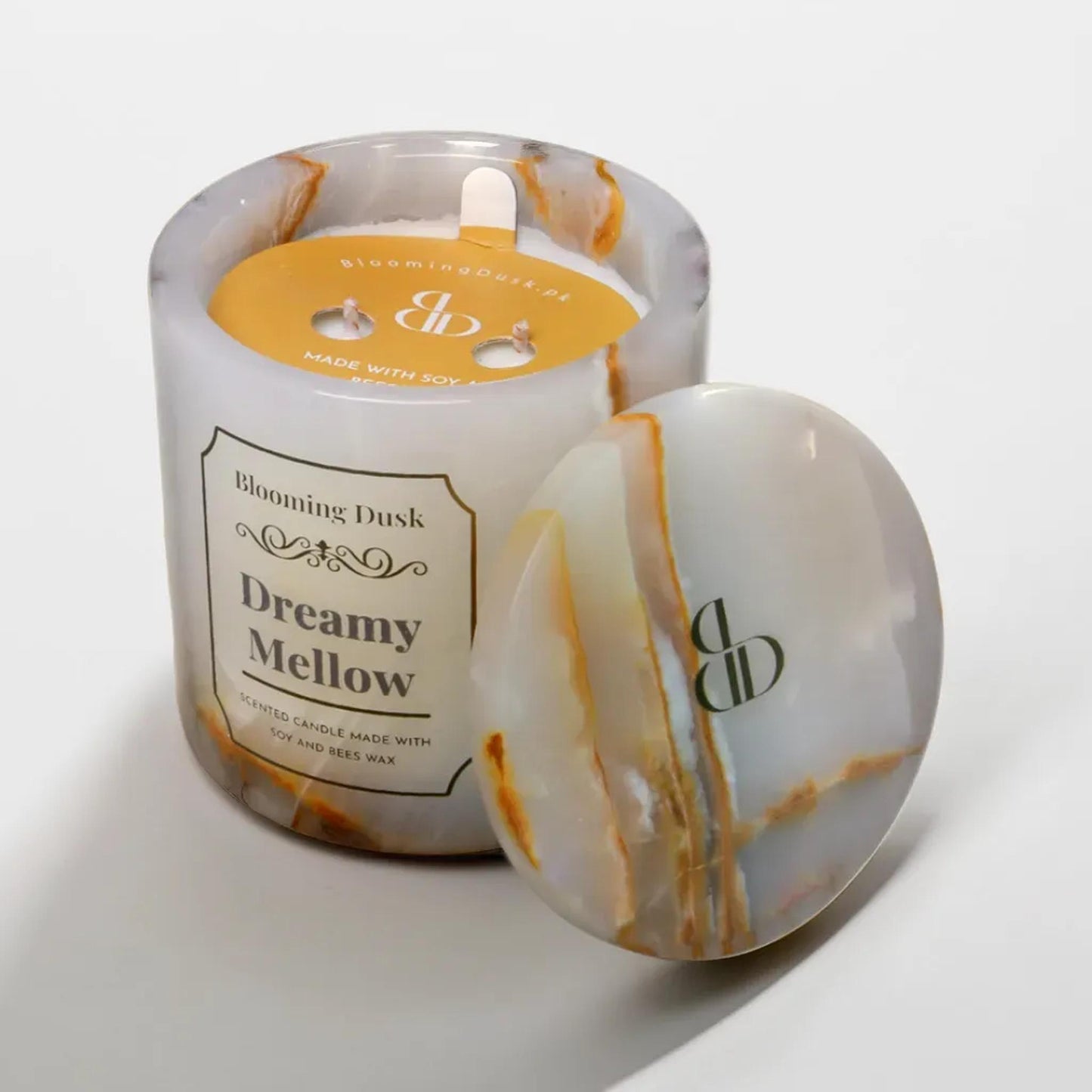 Blooming Dusk's Dreamy Mellow scented candle